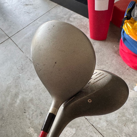 Wilson 2 pc set The whale  and killer whale
Right handed / graphite shafts - Picture 2 of 11